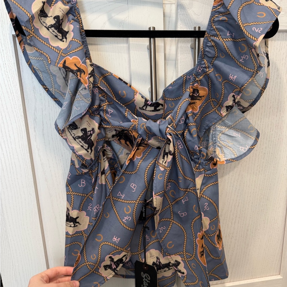 2 Fly Co flutter sleeve top - Picture 4 of 5